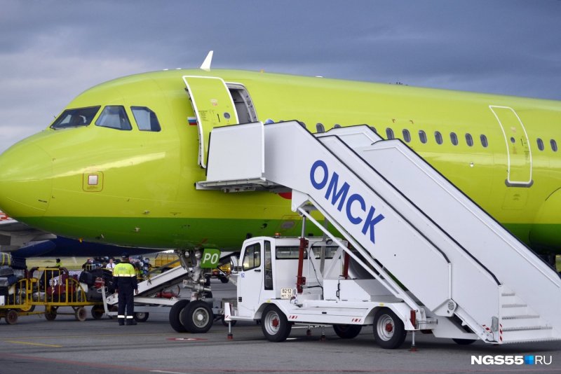 Самолет Омск