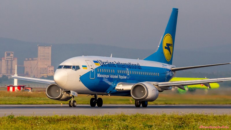 Боинг 737 украинские авиалинии