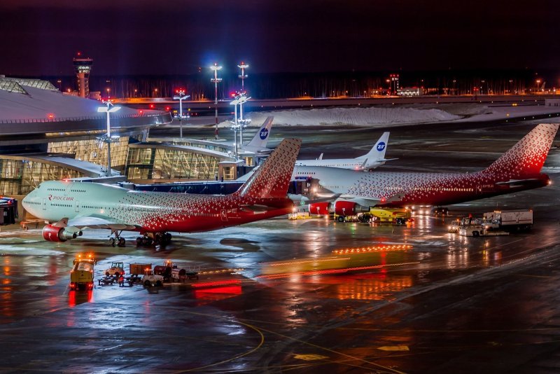 Боинг 747 во Внуково