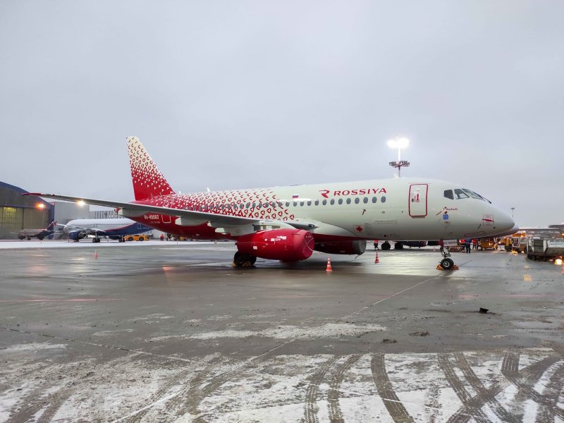 Sukhoi Superjet 100 Россия авиакомпания