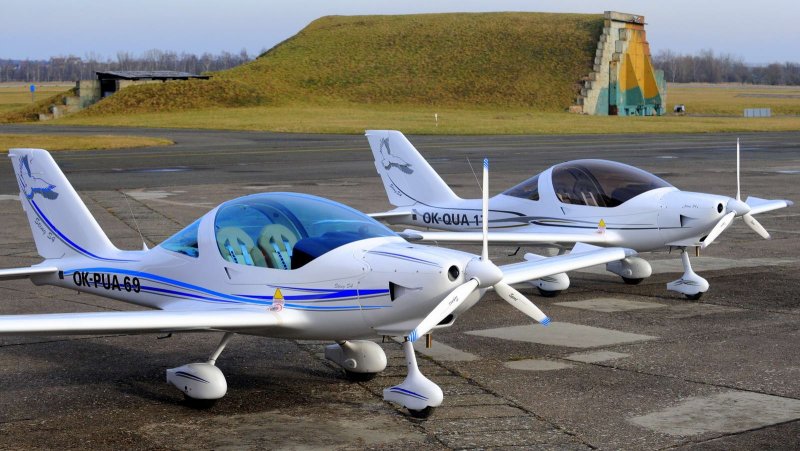 Самолет Sting tl2000