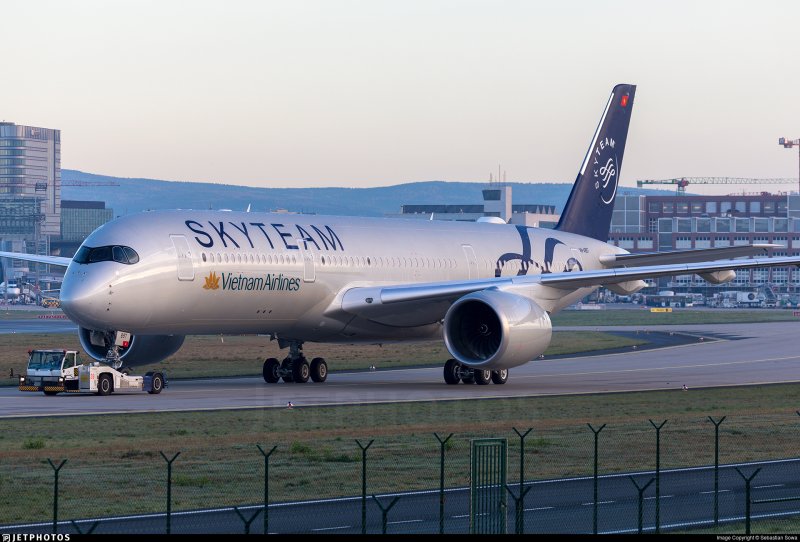 Самолет Airbus a350