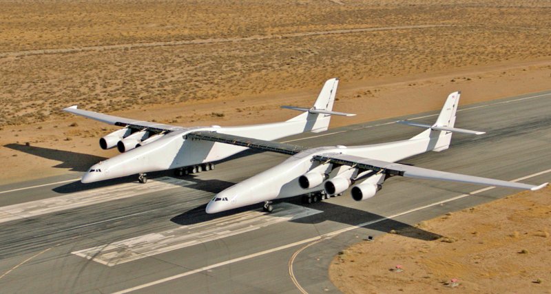 Stratolaunch внутри