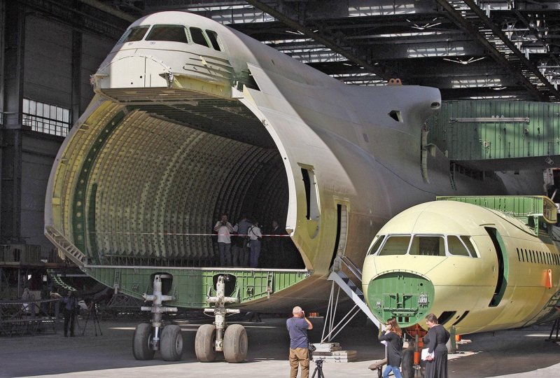 АН 225 грузовой отсек