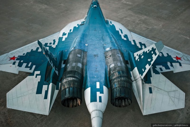 Истребитель 5 поколения России Су-57