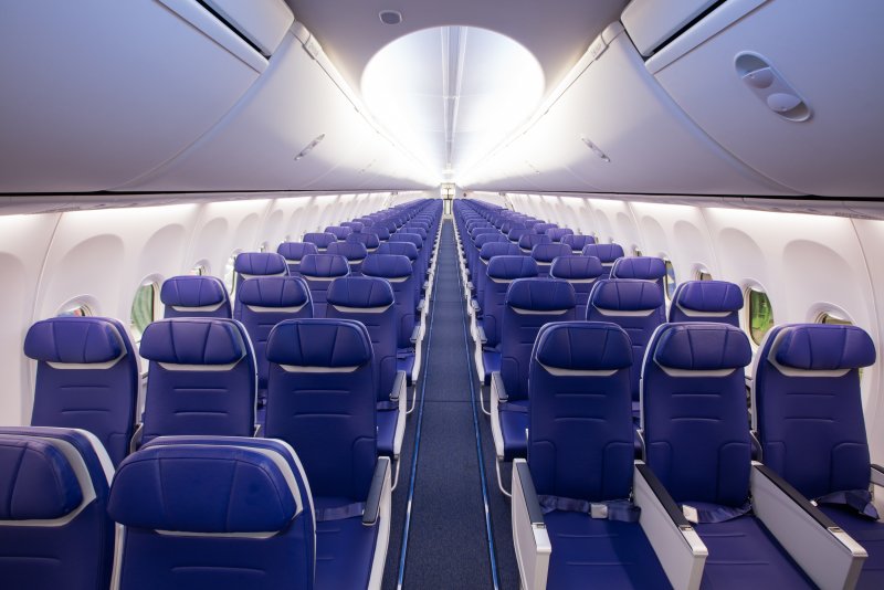 Салон самолета Боинг 737