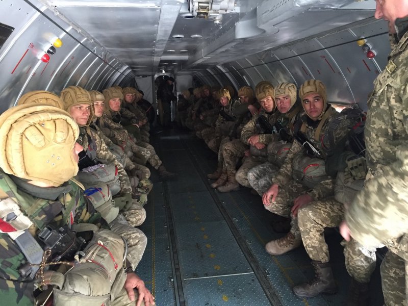 АН 26 ВДВ прыжки