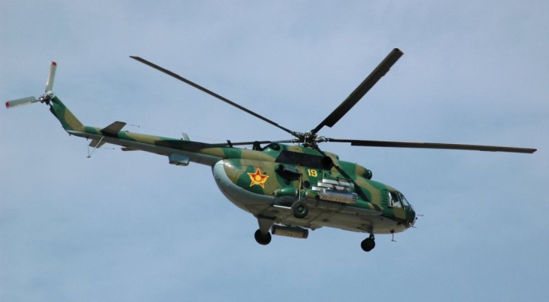 Военный вертолет ми 8 в Казахстане