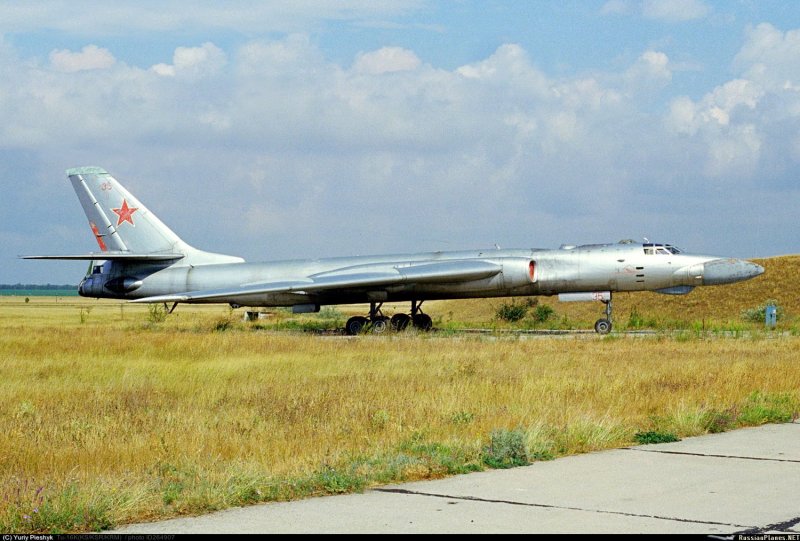 Самолет ту 16к 26