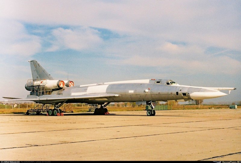 Ту-22 сверхзвуковой самолёт