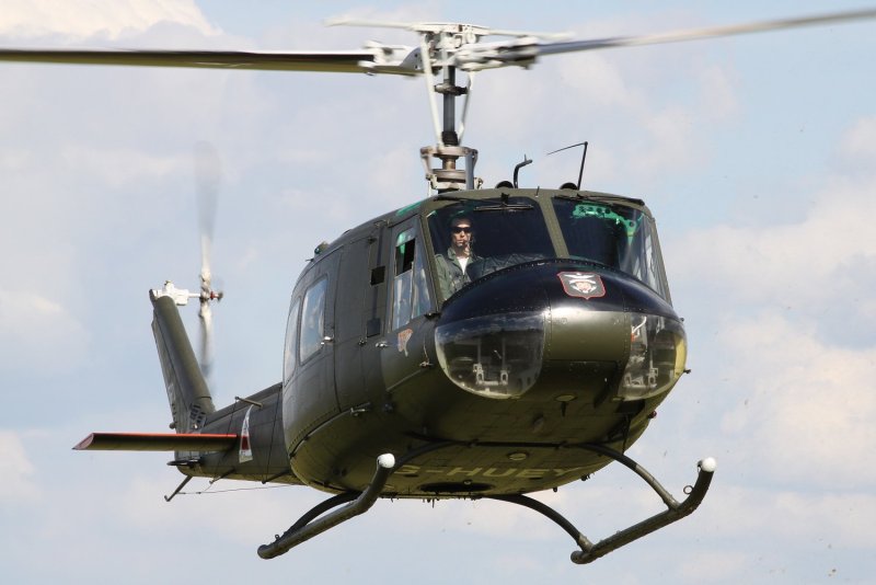 Вертолёт uh-1 Huey