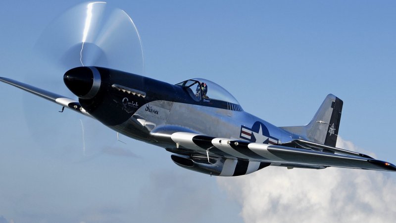 Истребитель p51 Мустанг