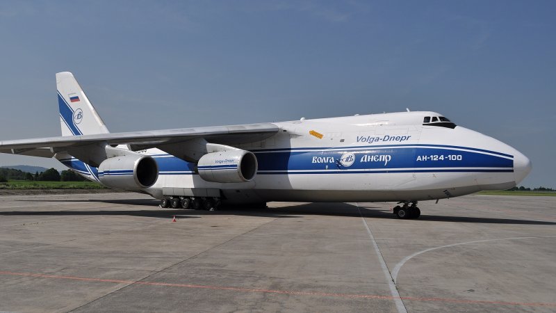 Самолёт Антей АН-124
