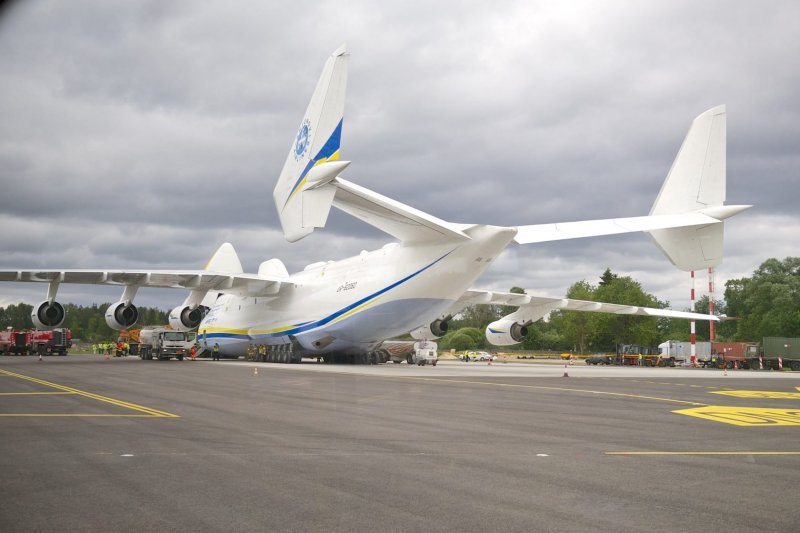 АН-225 И a380