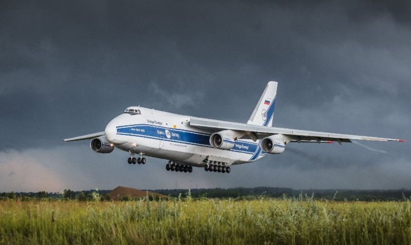 АН 124 Руслан Толмачево