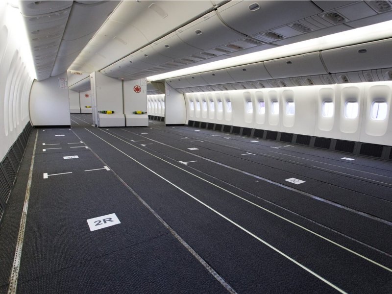 Boeing 777 Cargo салон