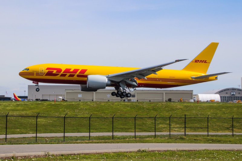 Боинг 777 грузовой