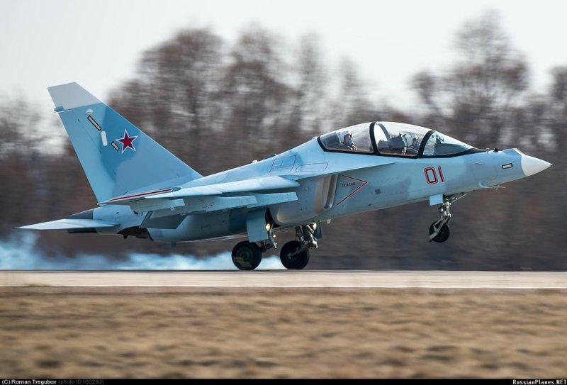 Учебно-боевой самолет як-130