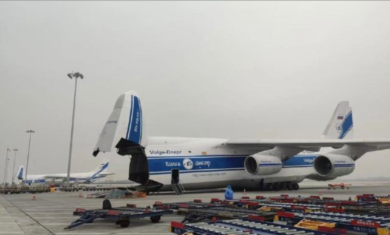 АН-124 Руслан шасси модель
