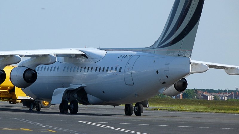 Avro rj85 крупный план шасси