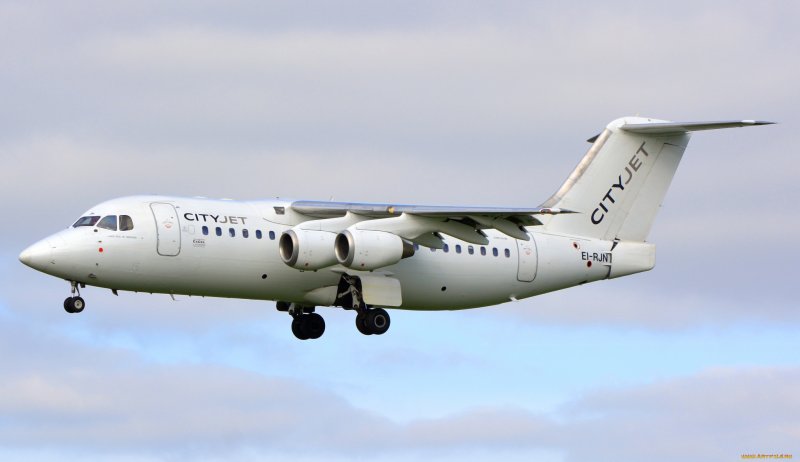 Avro rj85 самолет