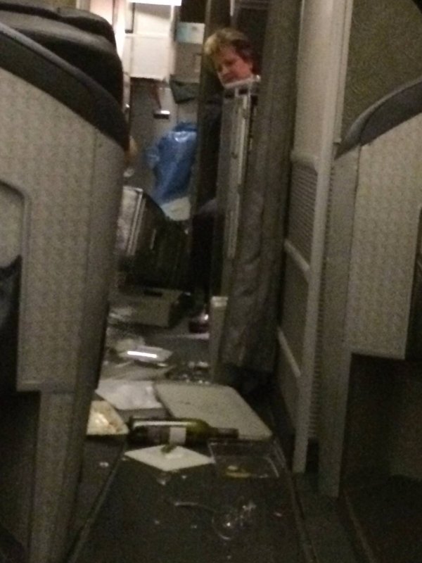 Japan Airlines турбулентность