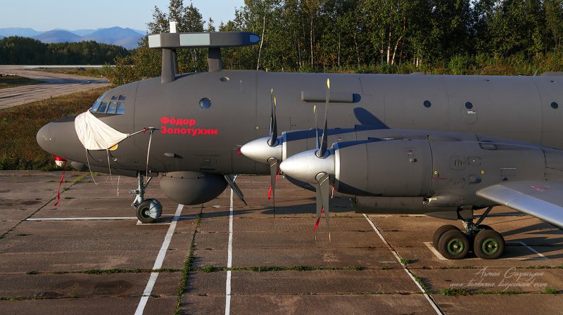 Противолодочный самолет ил-38