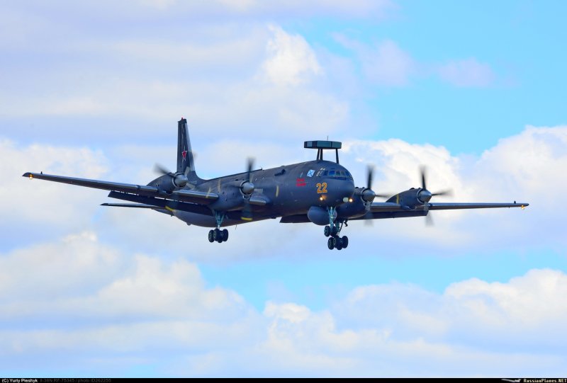 Противолодочный самолет ил-38н