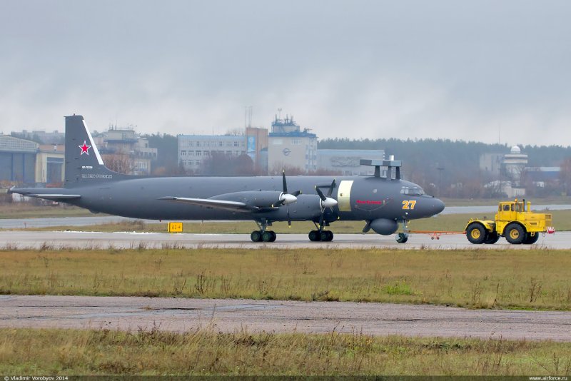 Противолодочный самолет ил-38н