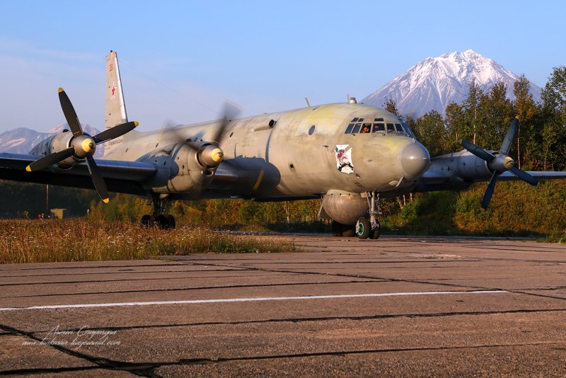 Противолодочный самолет ил-38
