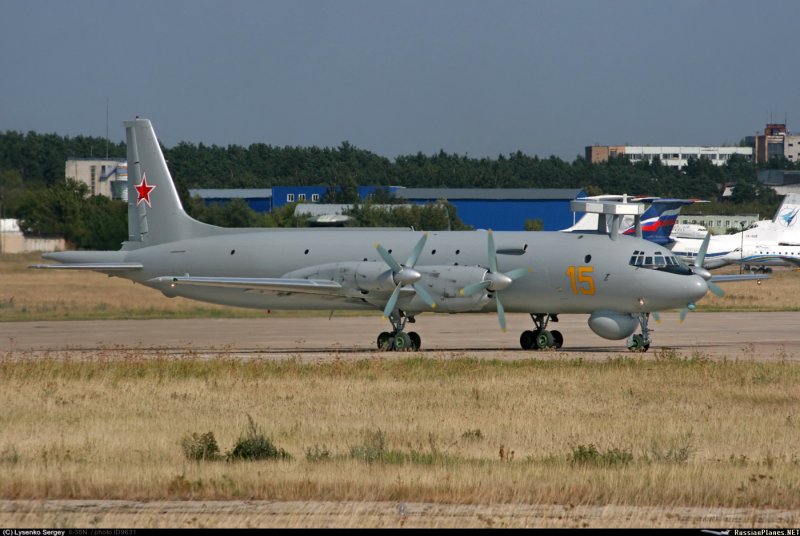 Противолодочный самолет ил-38н