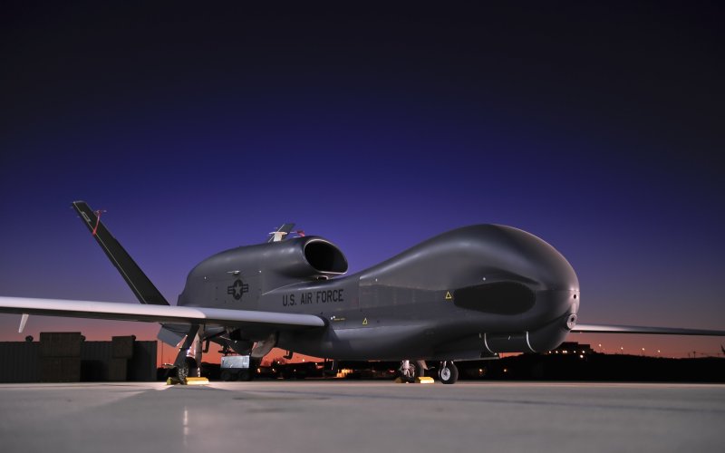 Дрон RQ-4 Global Hawk