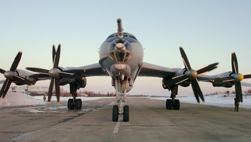 Противолодочный самолет ту-142