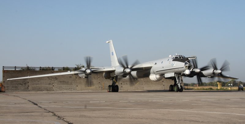 Противолодочный самолет ту-142