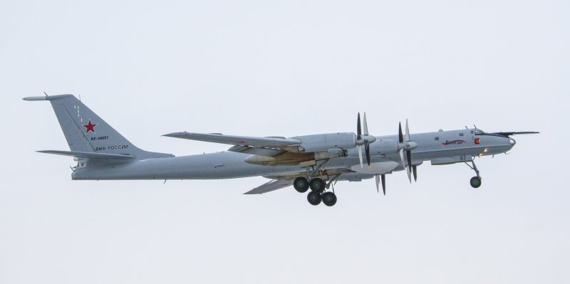 Дальний противолодочный самолет ту-142м