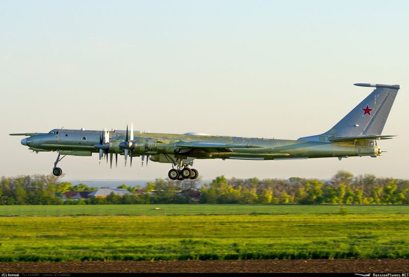 Ту-142 в Луганске