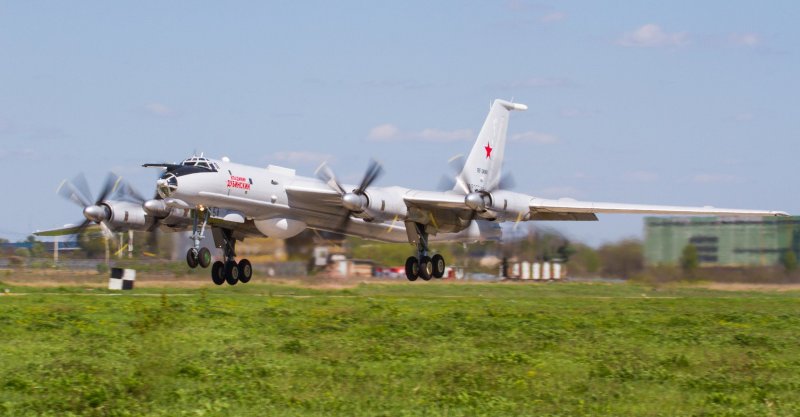 Самолет ту 142мк