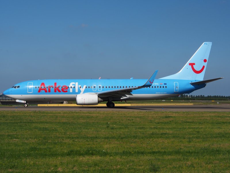 Боинг 737-958