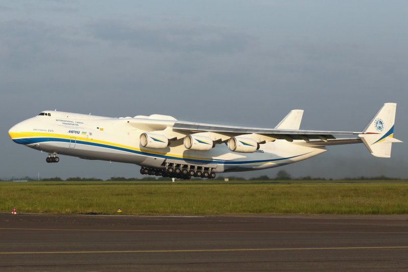 Самолет Мрия АН-225