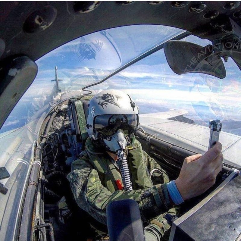 Военный летчик