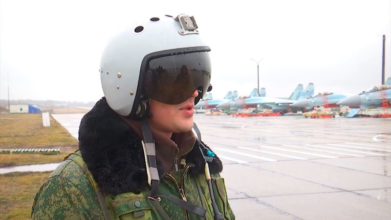 Летчик Су 35