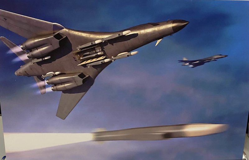 AGM-158 B-1b Lancer