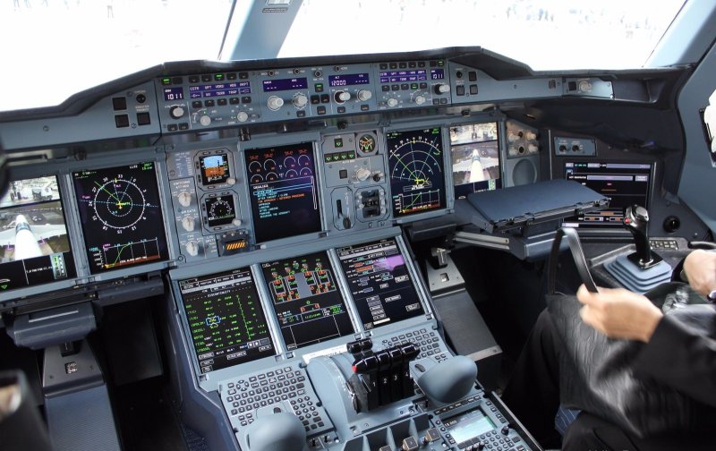 Airbus a380 кабина