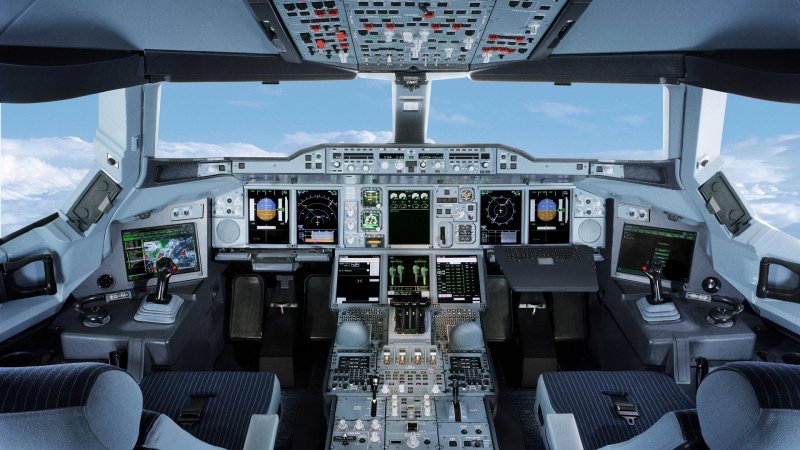 Airbus a380 кабина пилота