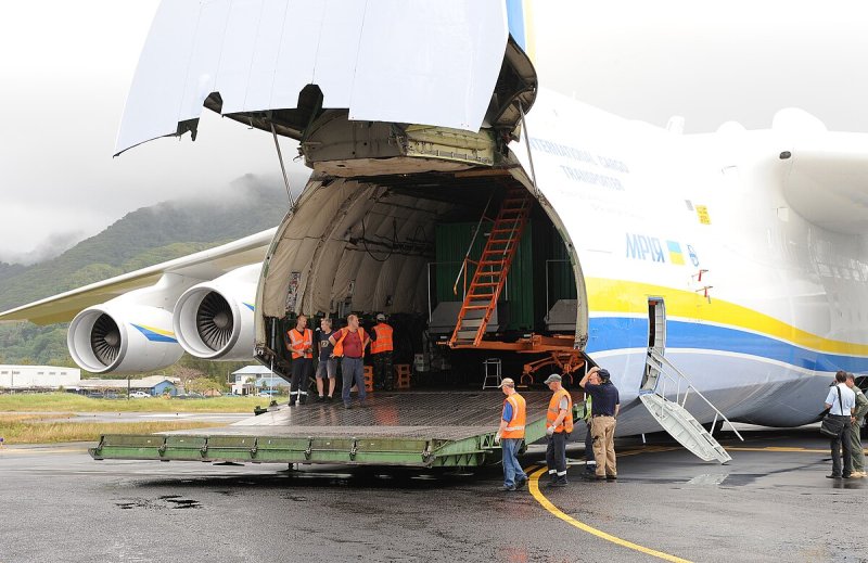 Самолёт Cargo plane