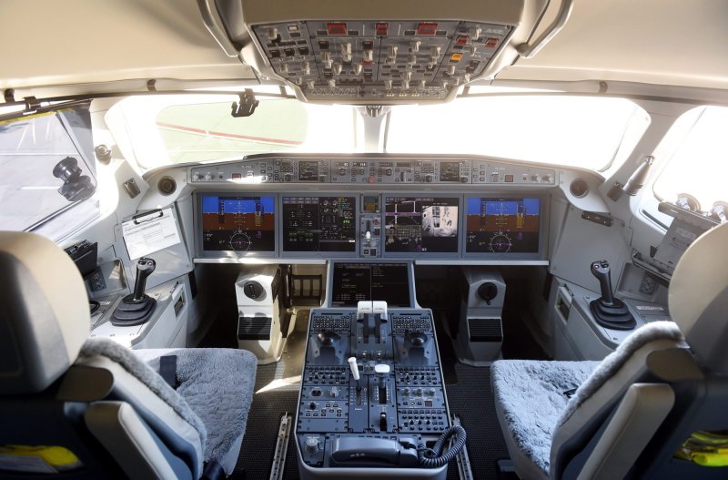 Airbus a330-300 кабина