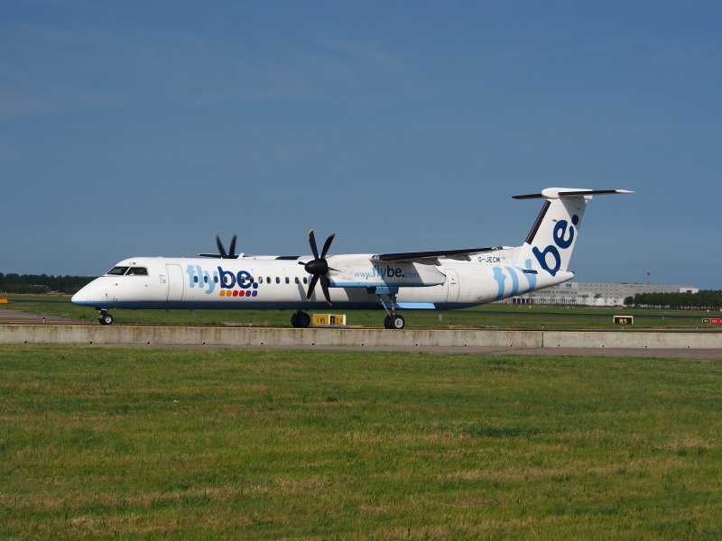 Dhc8 Dash 8-400 самолет