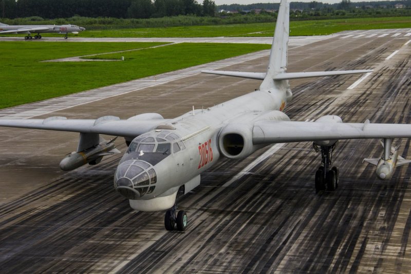 H-6 бомбардировщик