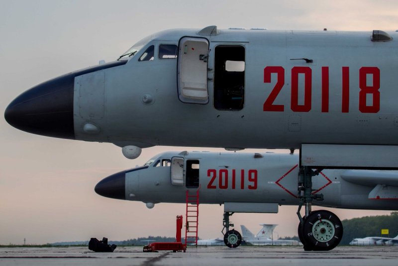 Бомбардировщиков h-6k