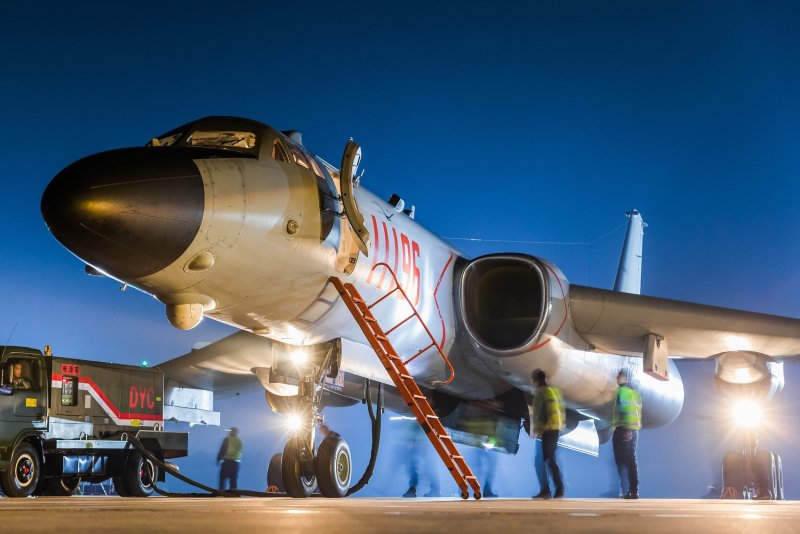 Xian h-6k кабина